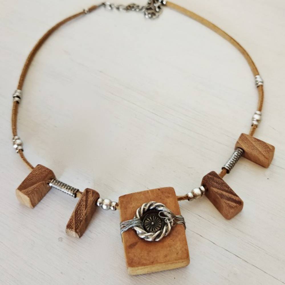 Doğal Ağaç Kolye K2597